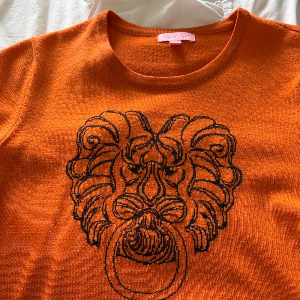 Lilly Pulitzer Lion Motif Short Sleeve Sweater.